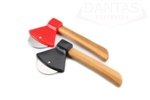 Cortador de Pizza Machado com Cabo de Bambu