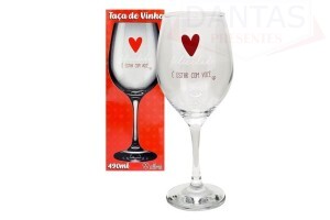 Taça de vinho de vidro felicidade é estar com você 490ml